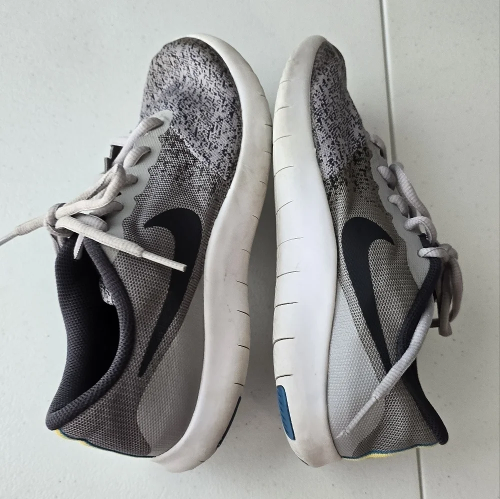 Nike Flex Contact gray size 5Y
